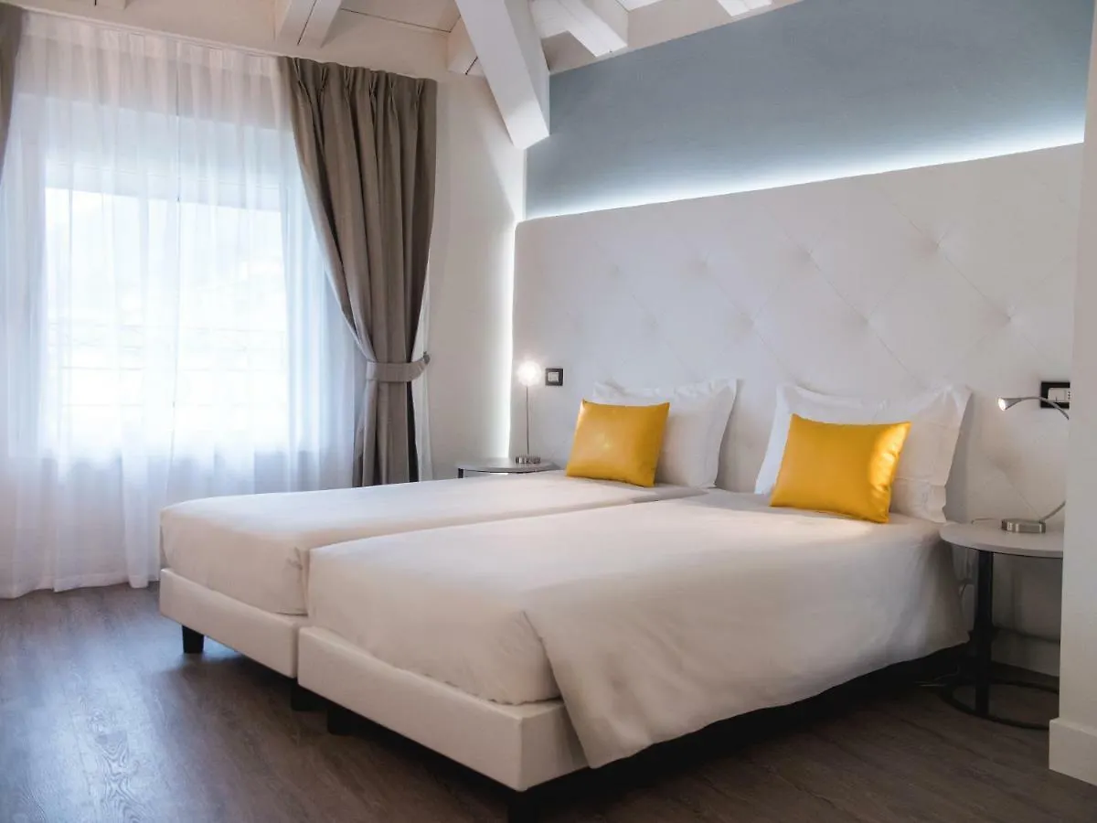 איסאו Araba Fenice Hotel
